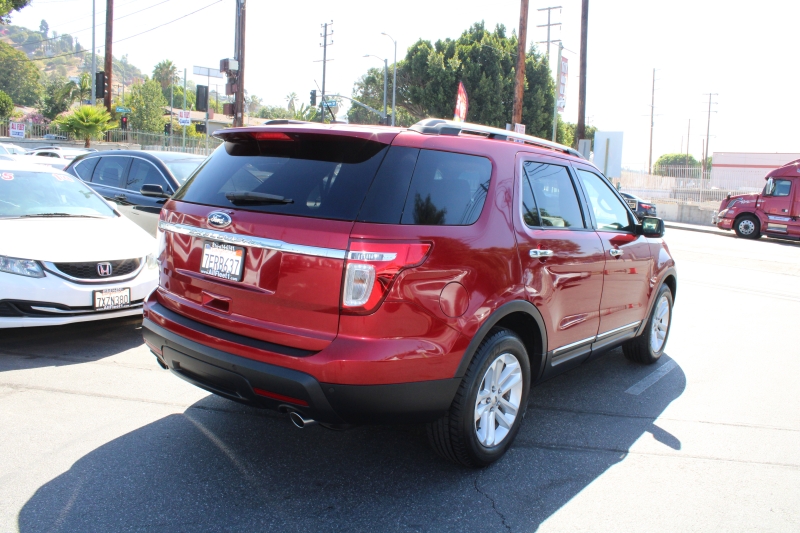 2014 Ford Explorer XLT photo 5