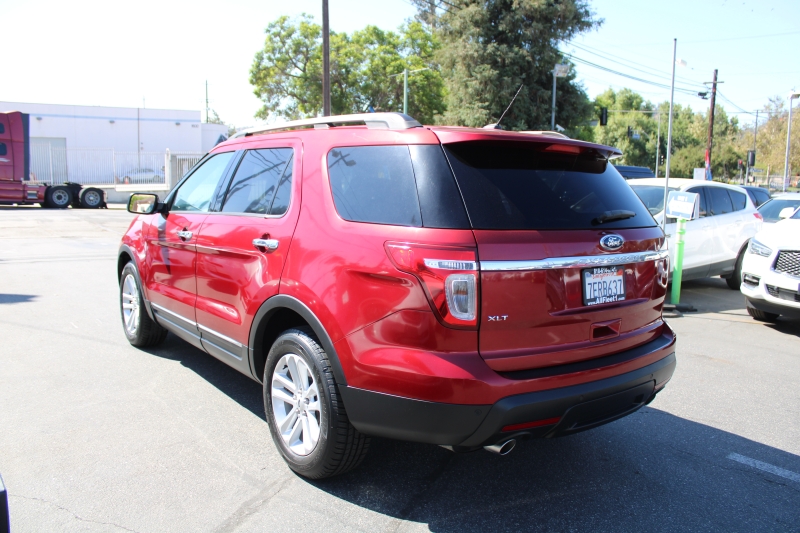 2014 Ford Explorer XLT photo 3