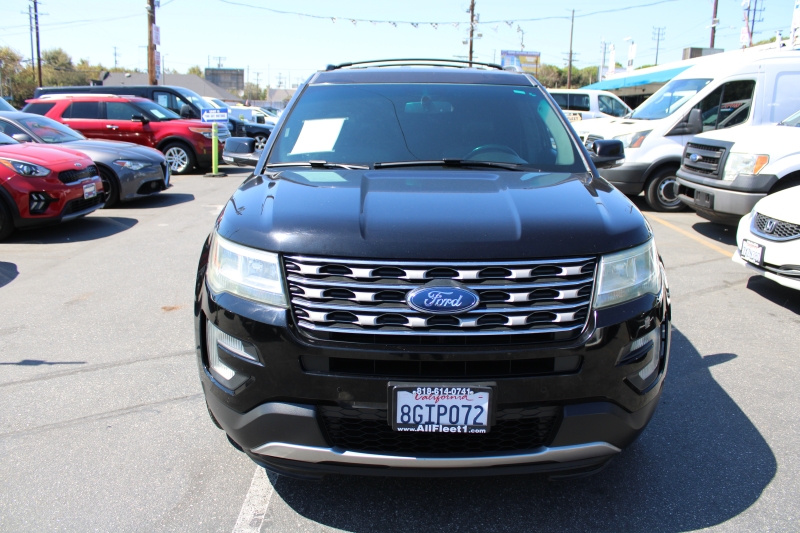 2016 Ford Explorer XLT photo 2