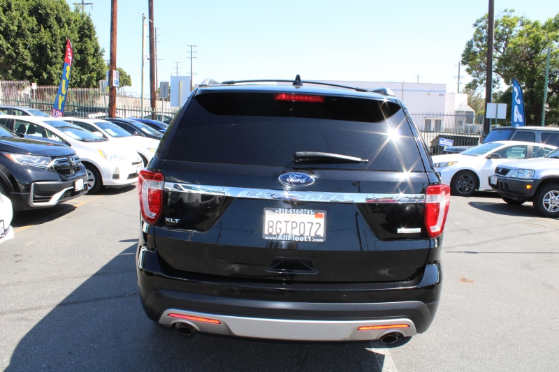 2016 Ford Explorer XLT photo 5