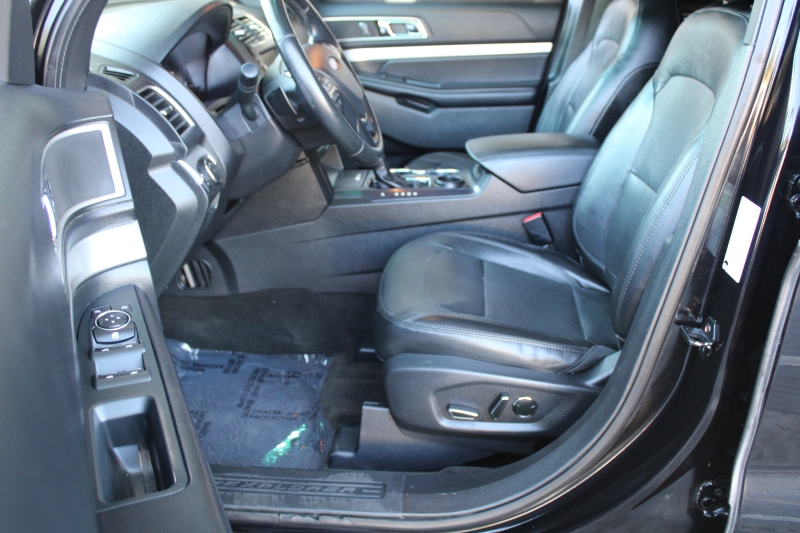 2016 Ford Explorer XLT photo 8