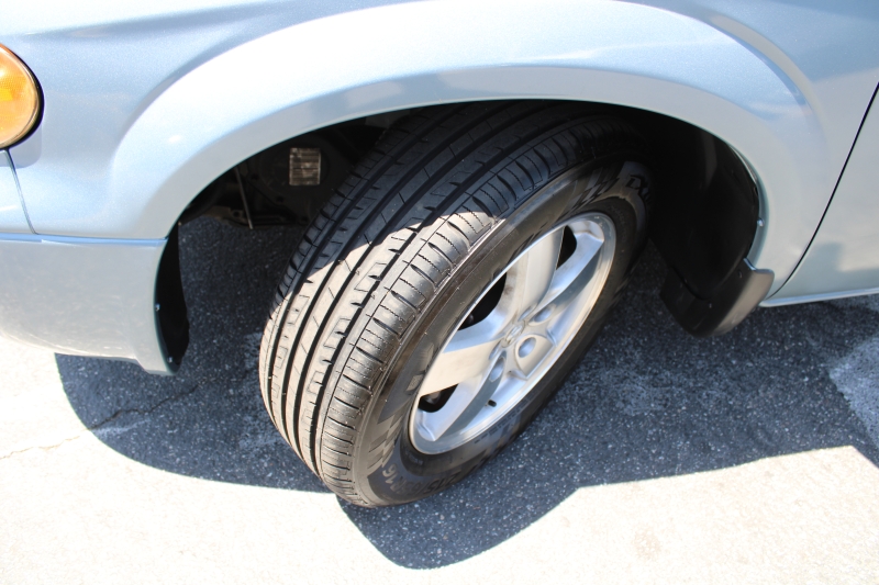 2005 Dodge Grand Caravan SXT photo 16