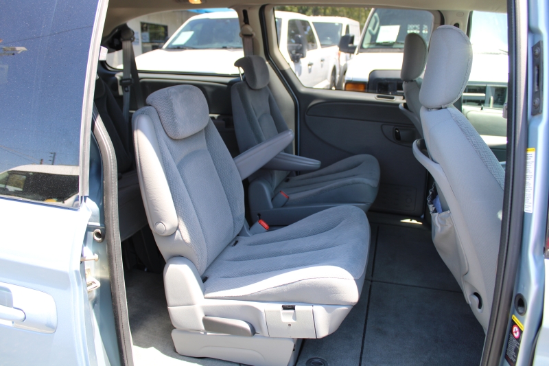2005 Dodge Grand Caravan SXT photo 10
