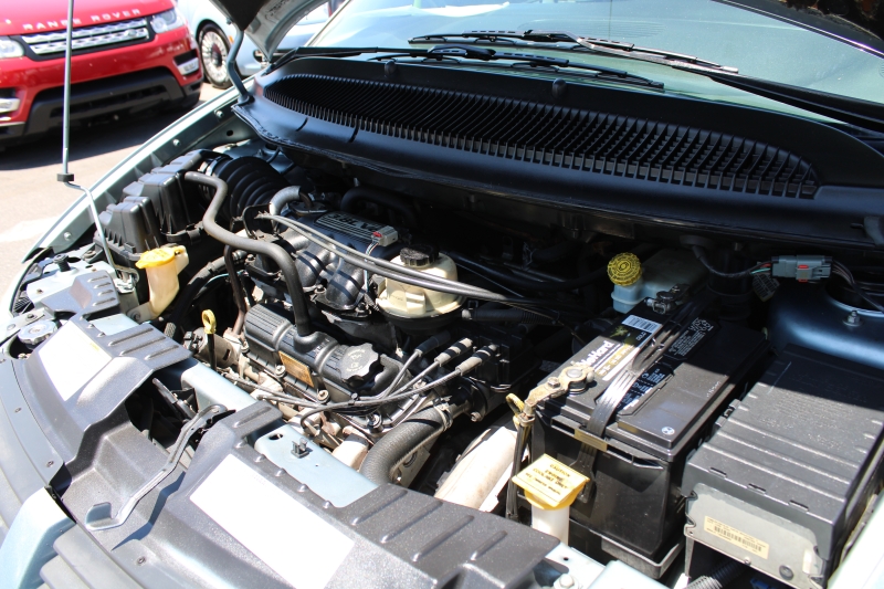 2005 Dodge Grand Caravan SXT photo 20