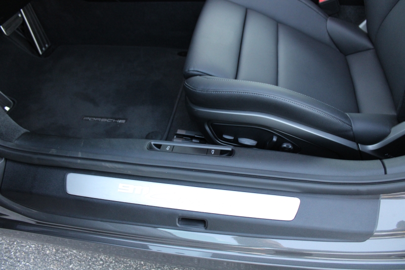 2022 Porsche 911 4 photo 13