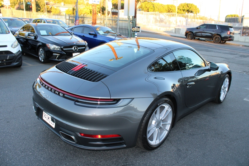 2022 Porsche 911 4 photo 7