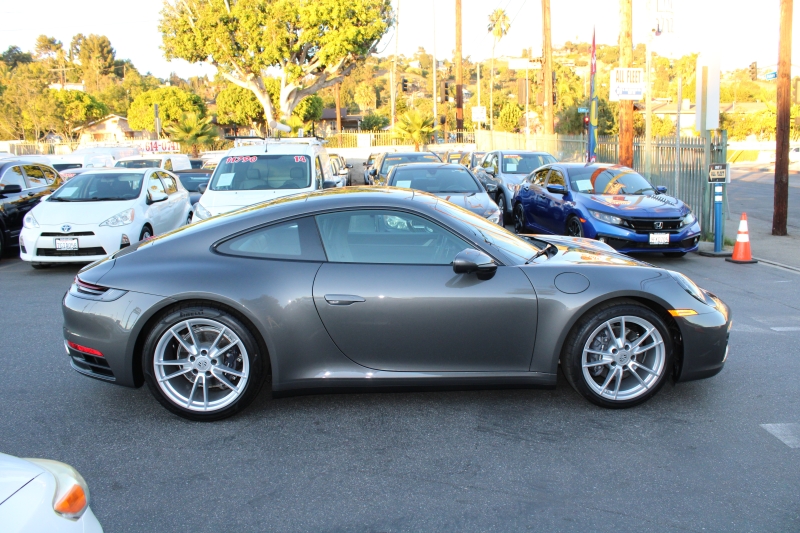 2022 Porsche 911 4 photo 9