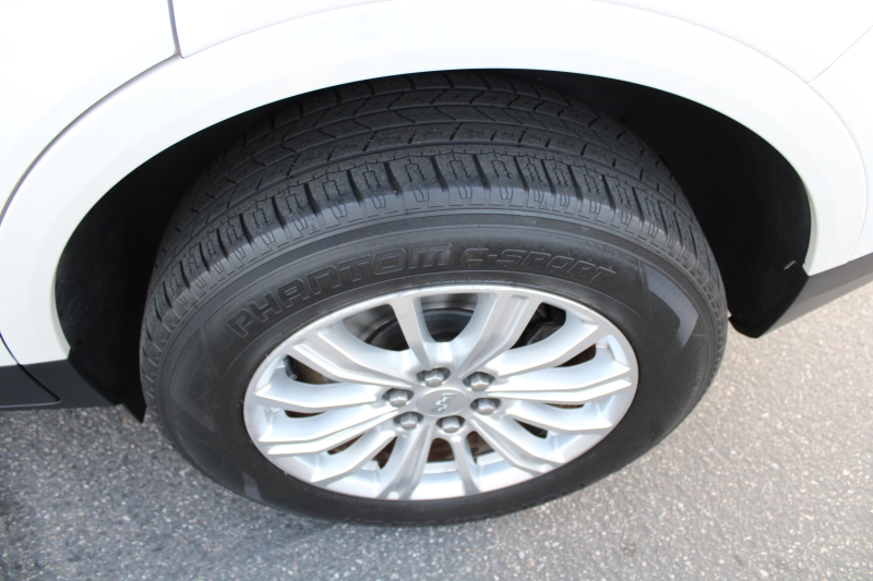 2017 Cadillac XT5 Base photo 17
