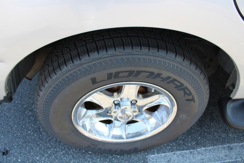 2002 Ford Expedition XLT photo 23