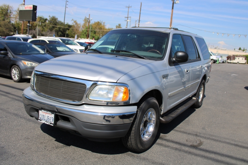 2002 Ford Expedition XLT photo 3