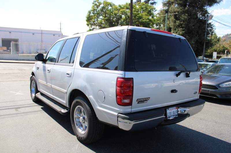 2002 Ford Expedition XLT photo 4