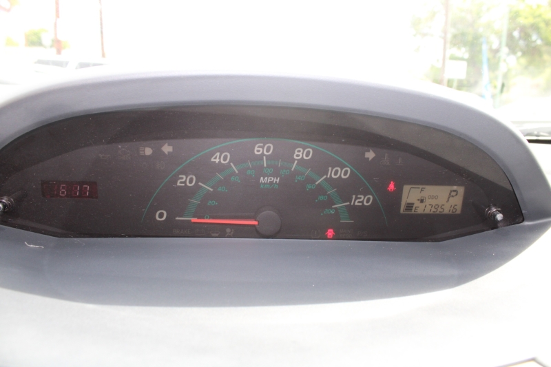 2008 Toyota Yaris photo 12