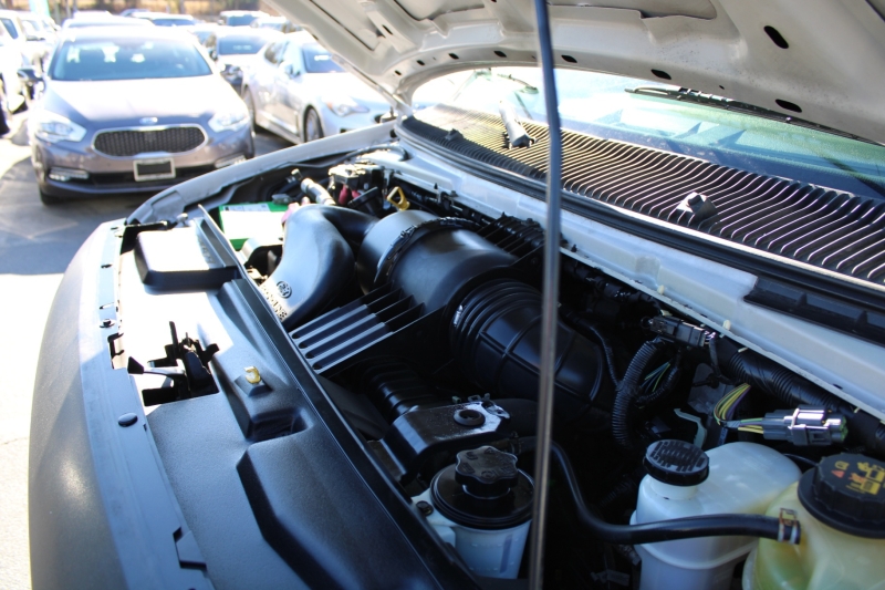 2013 Ford E-150 photo 16