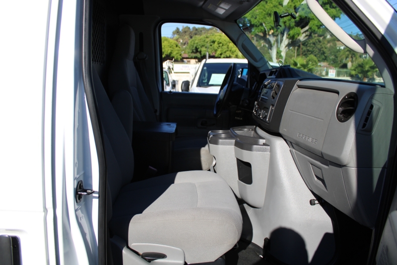 2013 Ford E-150 photo 9