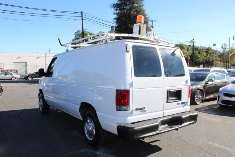 2013 Ford E-150 photo 4