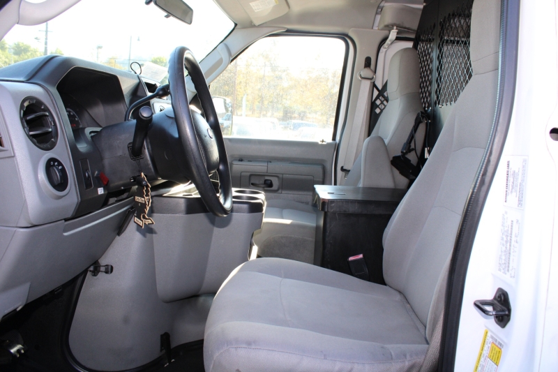 2013 Ford E-150 photo 8