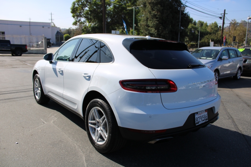 2018 Porsche Macan photo 4