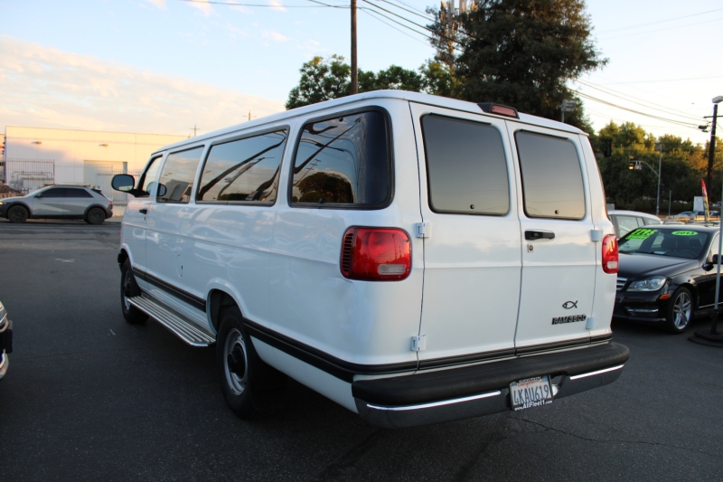 2000 Dodge Ram Van 3500 photo 3