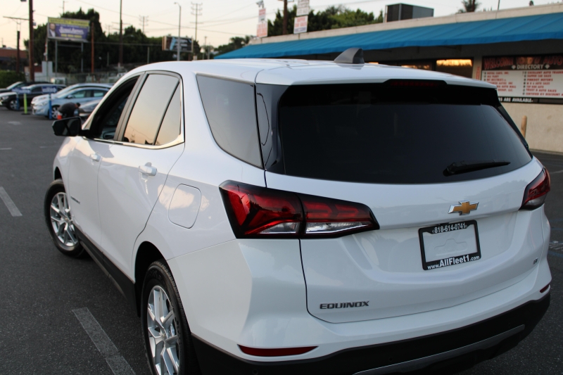 2022 Chevrolet Equinox LT photo 3