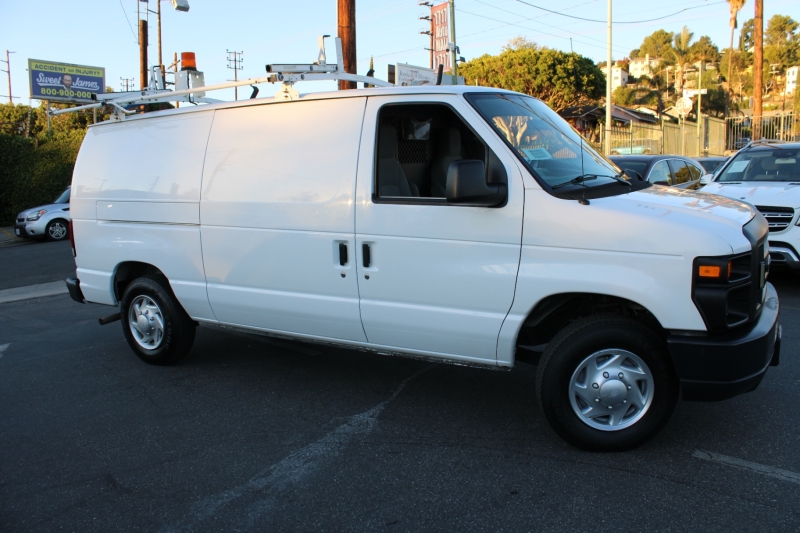 2013 Ford E-150 photo 4