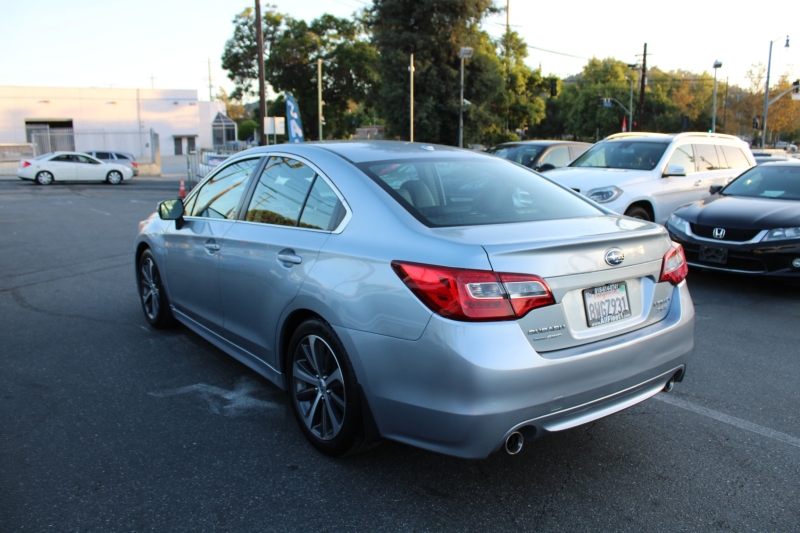 2015 Subaru Legacy 3.6R Limited photo 4