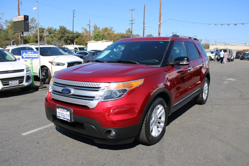 2014 Ford Explorer XLT photo 2