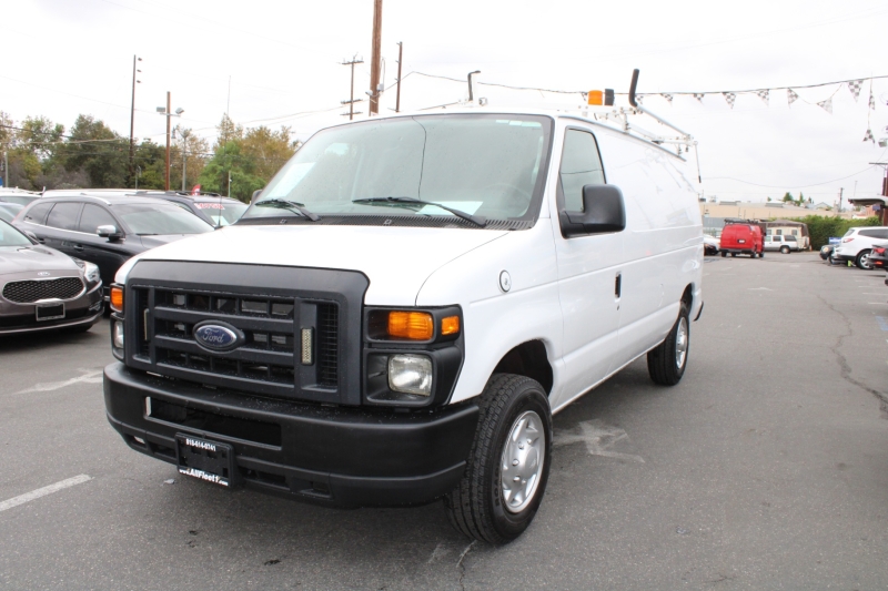 2013 Ford E-150 photo 3