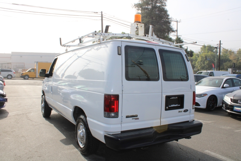 2013 Ford E-150 photo 4