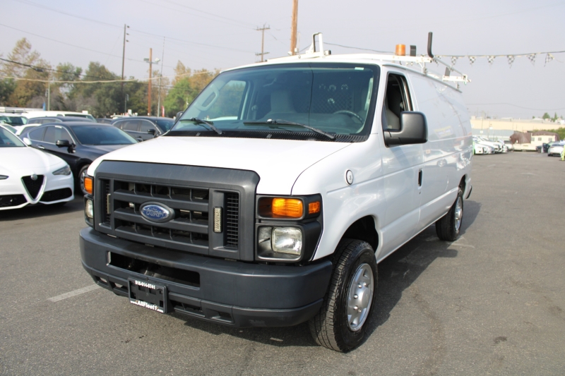 2013 Ford E-150 photo 3