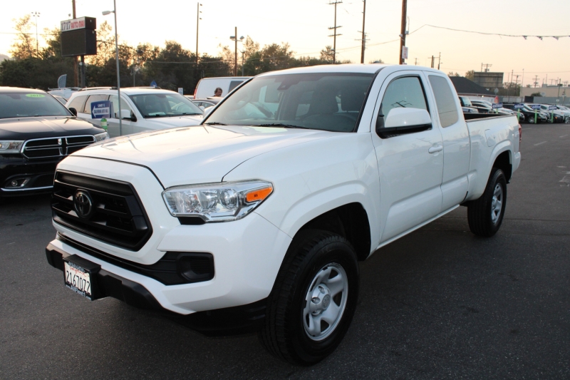 2020 Toyota Tacoma SR photo 2