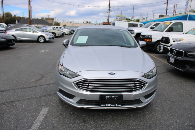 2018 Ford Fusion SE photo 2
