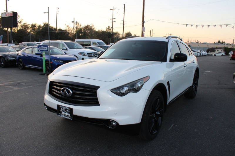 2015 Infiniti QX70 photo 3