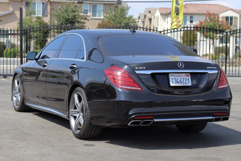 large picture of 2015 Mercedes-Benz S-Class