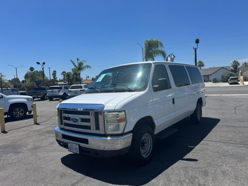 White 2011 Ford E-Series Van Rear-Wheel Drive 4-Speed Automatic Overdrive