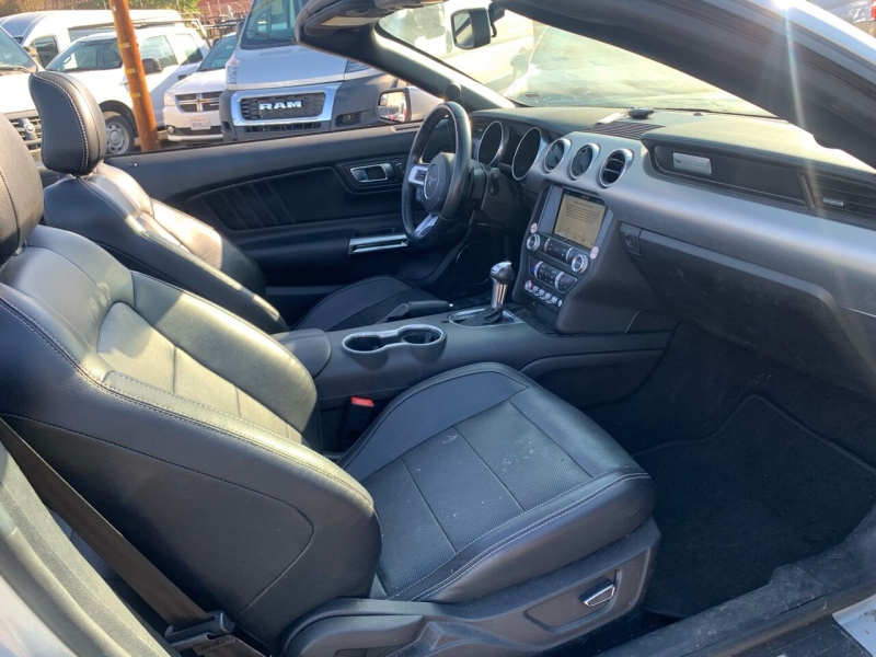 2019 Ford Mustang EcoBoost Premium Convertible photo 7
