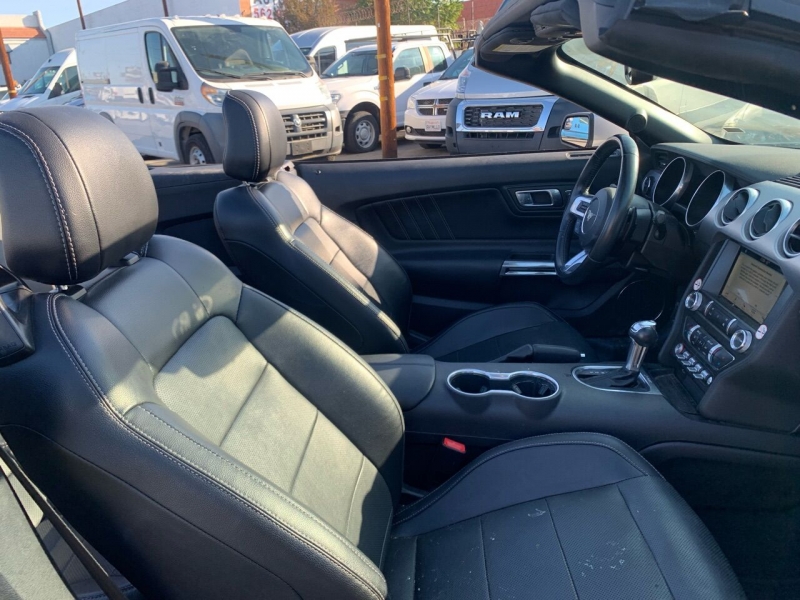 2019 Ford Mustang EcoBoost Premium Convertible photo 8