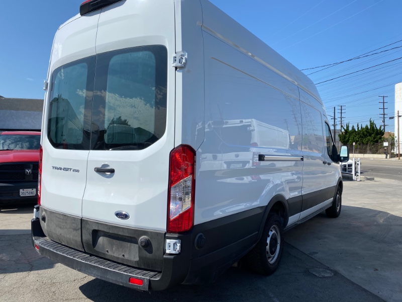 2020 Ford Transit Cargo photo 3