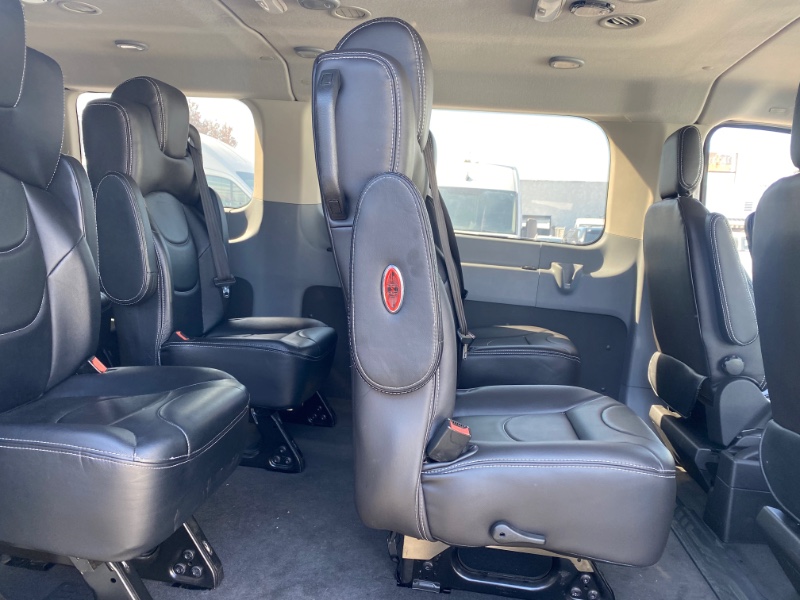 2018 Ford Transit Passenger XLT photo 10