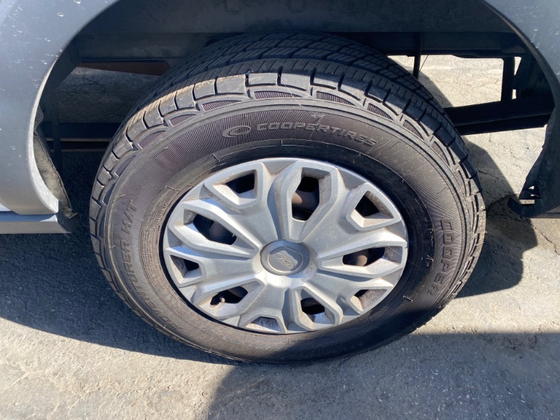 2018 Ford Transit Passenger XLT photo 16