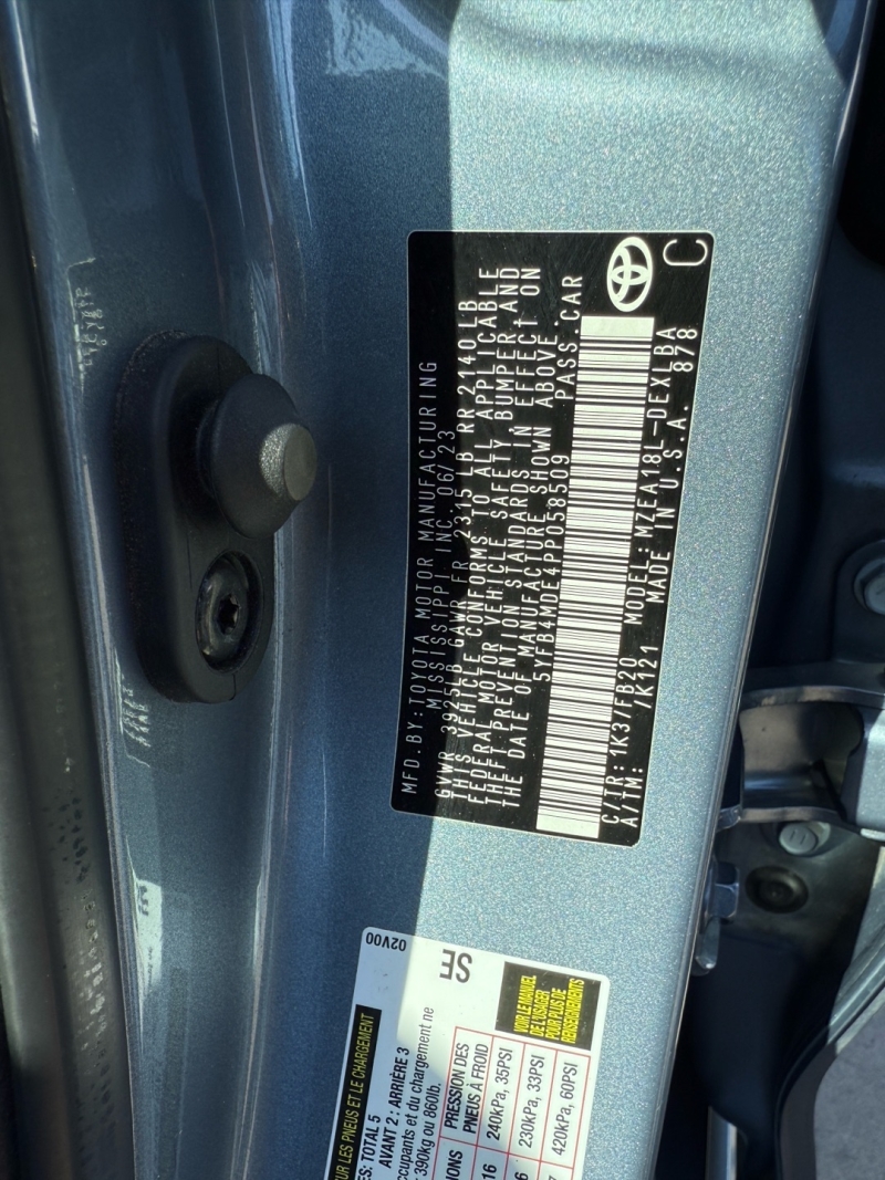 2023 Toyota Corolla LE photo 21