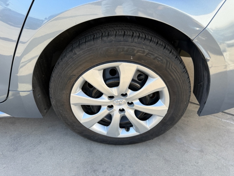 2023 Toyota Corolla LE photo 23