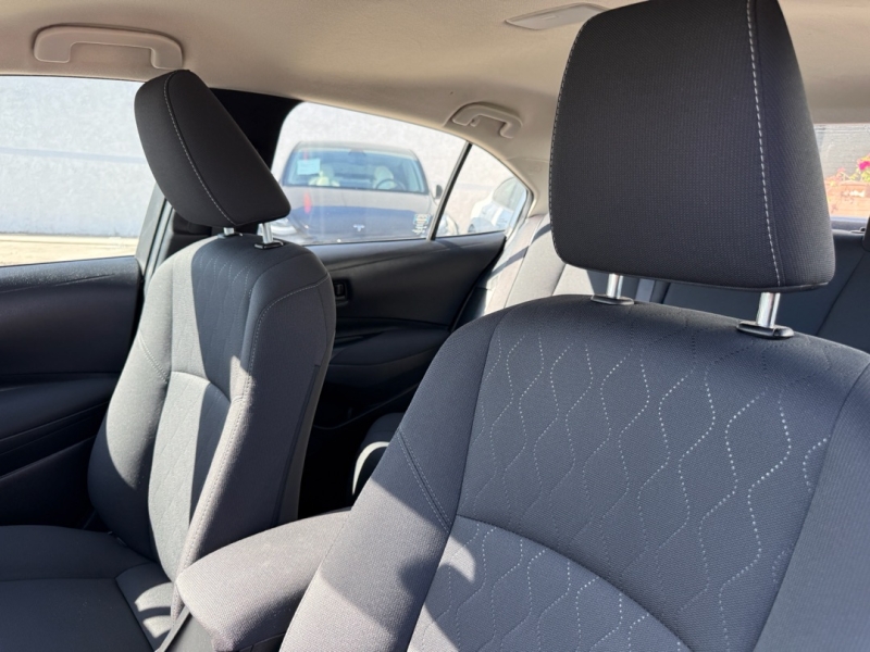 2023 Toyota Corolla LE photo 9