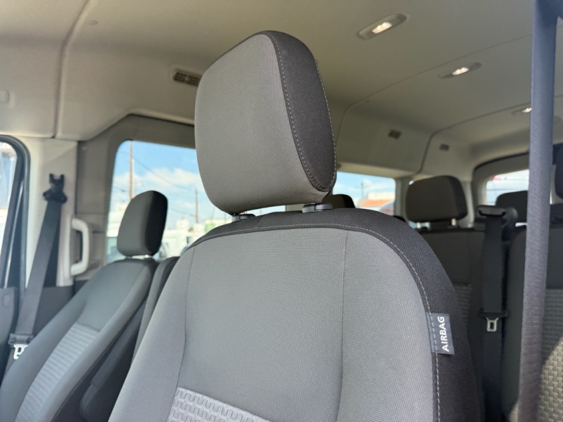 2022 Ford Transit XLT photo 16