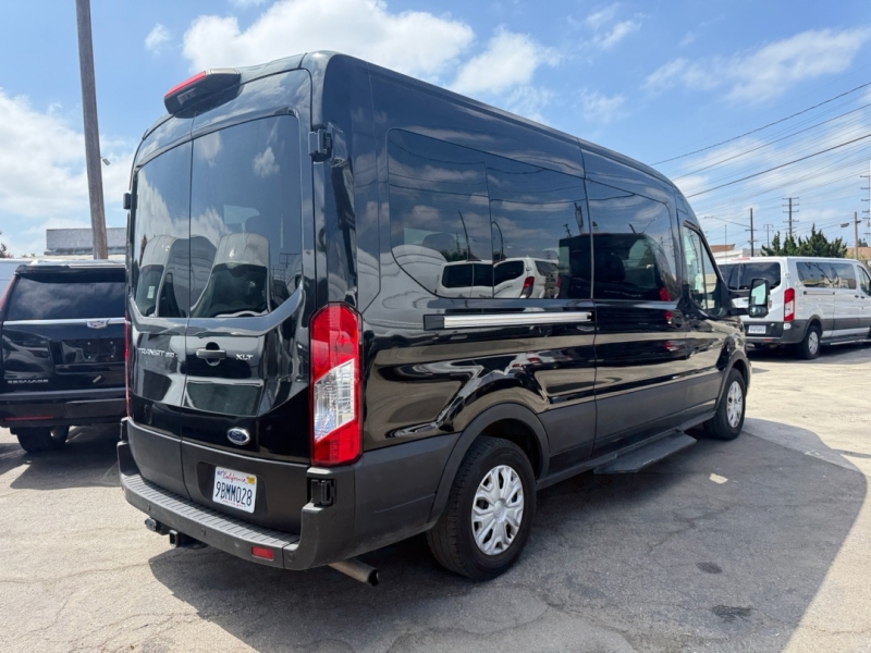2022 Ford Transit XLT photo 6