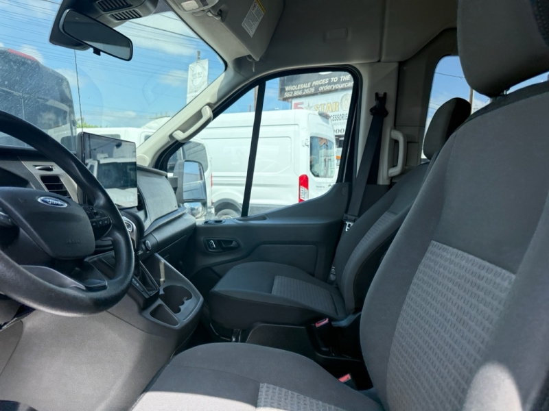 2022 Ford Transit XLT photo 15