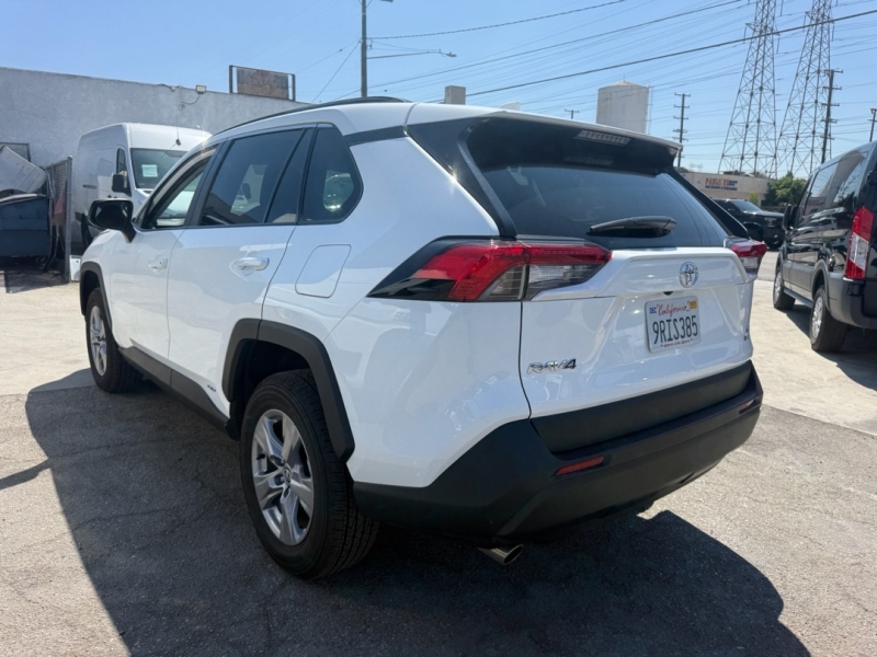 2025 Toyota RAV4 Hybrid LE photo 4