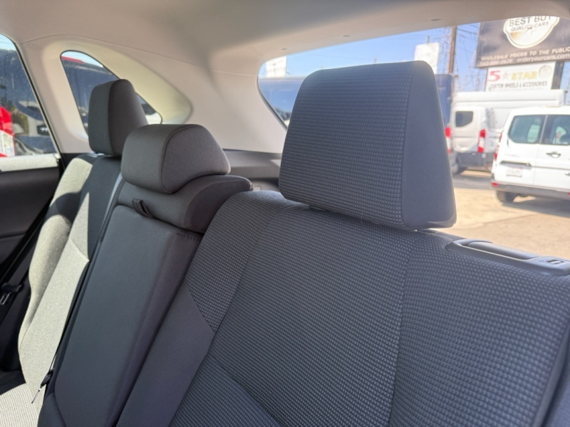 2025 Toyota RAV4 Hybrid LE photo 19