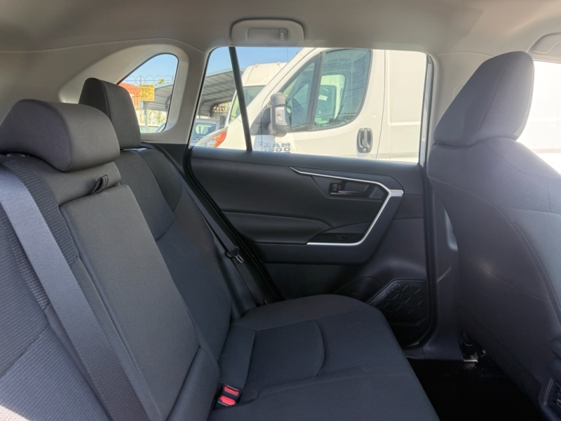 2025 Toyota RAV4 Hybrid LE photo 14