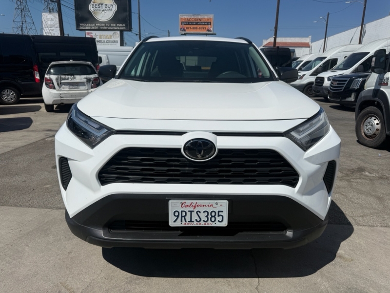 2025 Toyota RAV4 Hybrid LE photo 2