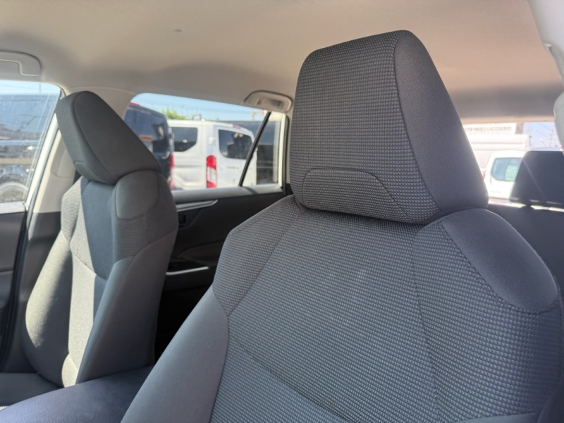 2025 Toyota RAV4 Hybrid LE photo 23